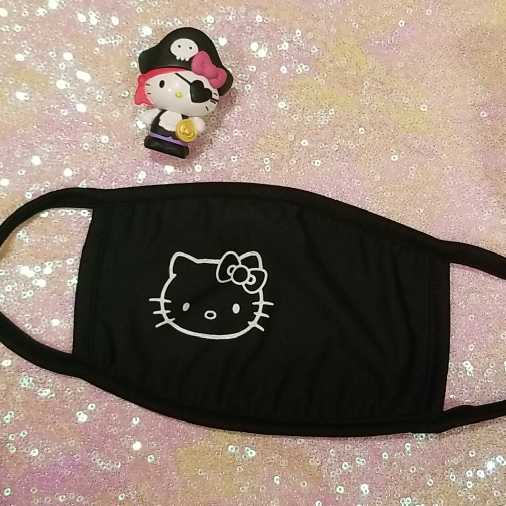 Hello Kitty Soft Face Mask - Picture 7 of 8